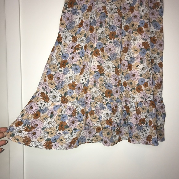 Monteau Floral Maxi Dress - Picture 8 of 13